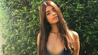 Ia seringkali tampil dengan bikini di foto-foto instagramnya. (Dok. Instagram/coralzitker)