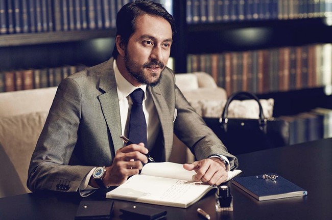 Bront Palarae beberapa kali tampil di film garapan sutradara Indonesia. Sebelum sosoknya populer karena film Pengabdi Setan, Bront  pernah bermain di serial yang juga digarap oleh Joko Anwar berjudul Halfworlds. Bront kemudian bermain di film  My Stupid Boss garapan Upi Avianto. Foto: dok. Instagram