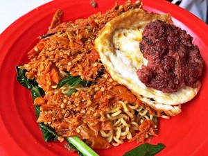 Suka Cabe-cabean? Di Sini Ada Mie Super Pedas yang Dibuat Hingga 150 Cabe!