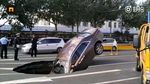Foto: Sinkhole Tiba-tiba Muncul di Jalanan Wales
