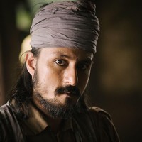 Selain bermain film, pria Melayu berdarah Punjabi-Pakistan dan Thailand ini juga merupakan seorang sutradara, produser dan penulis naskah. Foto: dok. Instagram