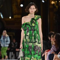 A model walks the runway during the Stella McCartney show as part of the Paris Fashion Week Womenswear Spring/Summer 2018 on October 2, 2017 in Paris, France.  (Photo by Pascal Le Segretain/Getty Images)