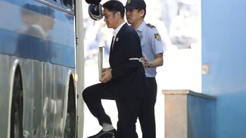 JY Lee ditangkap pada 2017 dan dipenjara pada tahun itu juga. Pengadilan banding kemudian menangguhkan hukumannya dan membebaskannya dari penjara pada 2018. Namun, pada 2019, Mahkamah Agung memerintahkan pengadilan ulang yang saat ini masih dalam proses di pengadilan banding. Foto: Getty Images