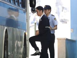 Pangeran Samsung Bungkukkan Badan Minta Maaf ke Publik