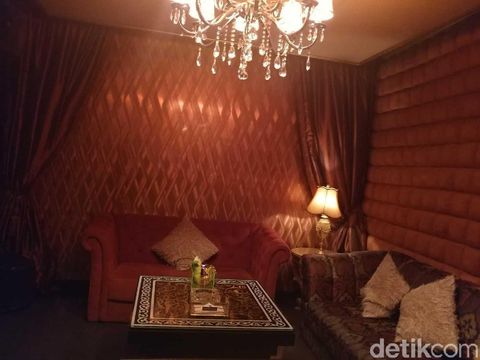 Satpol PP Sidak Tempat Karaoke Mewah di Bandung