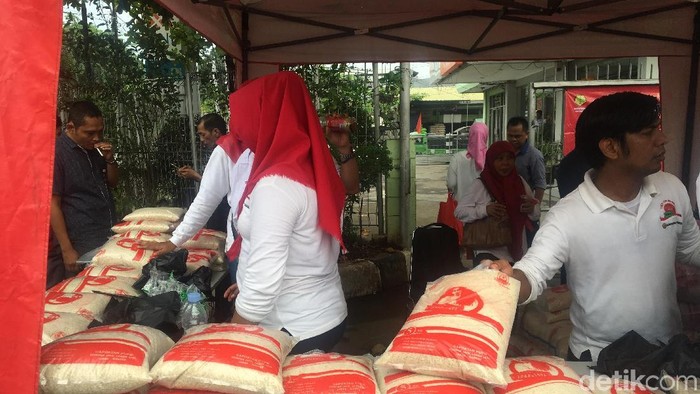 Kementan Jual Beras Murah Rp 8.000/kg di Cipinang