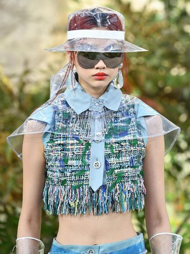 Chanel Rilis Boots dan Jas Hujan Super Stylish Untuk 2018