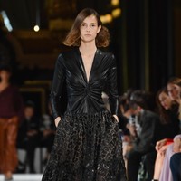 A model walks the runway during the Stella McCartney show as part of the Paris Fashion Week Womenswear Spring/Summer 2018 on October 2, 2017 in Paris, France.  (Photo by Pascal Le Segretain/Getty Images)
