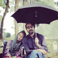 Inilah foto kedekatan Bront Paralae dengan sosok nenek yang menjadi ibunya di film Pengabdi Setan. Foto: dok. Instagram