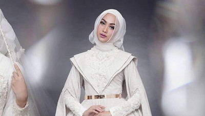 Foto: 20 Inspirasi Gaun Pengantin Syari yang Cantik dan Modern