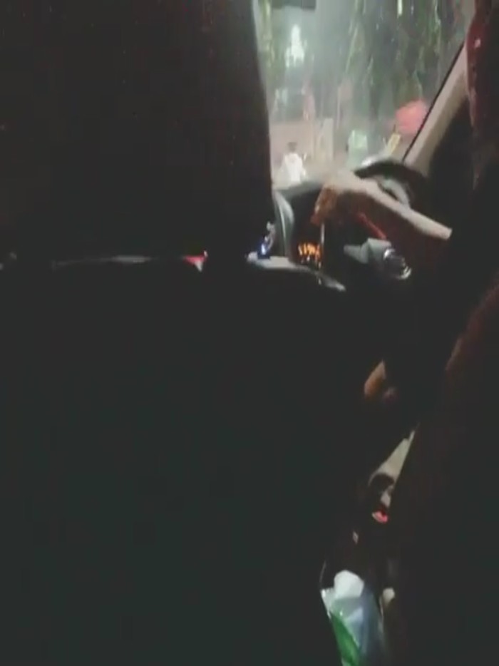 Viral Video Driver Taksi Online Ajak Kencan Penumpang