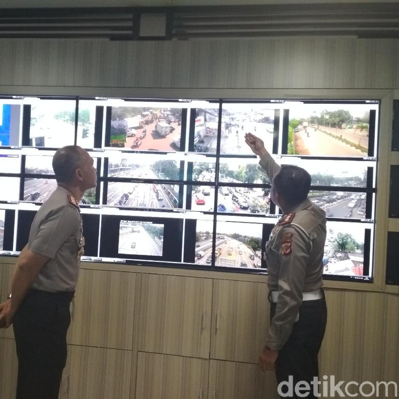 Baru Sehari Diterapkan, Polisi Tilang 20 Motor di Bandung Baru Sehari Diterapkan, Polisi Tilang 20 Motor di Bandung