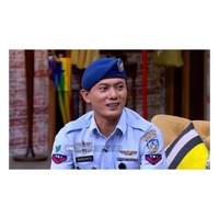 Bahkan karena suara merdunya itu, dia diundang stasiun televisi NET untuk acara Ini Talk Show yang dipandu Sule dan Andre. Foto: Dok. Instagram