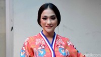 Saat ditemui usai mengisi acara Rumpi No Secret, Amel Alvi mengungkapkan kesibukannya sekarang sebagai seorang DJ. Foto: Noel/detikHOT