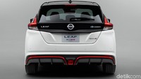 LEAF model standar yang sudah dirilis di Jepang, bulan September lalu, memiliki fitur terbaru seperti fitur teknologi otonom ProPilot dan ProPilot Park. Foto: Nissan