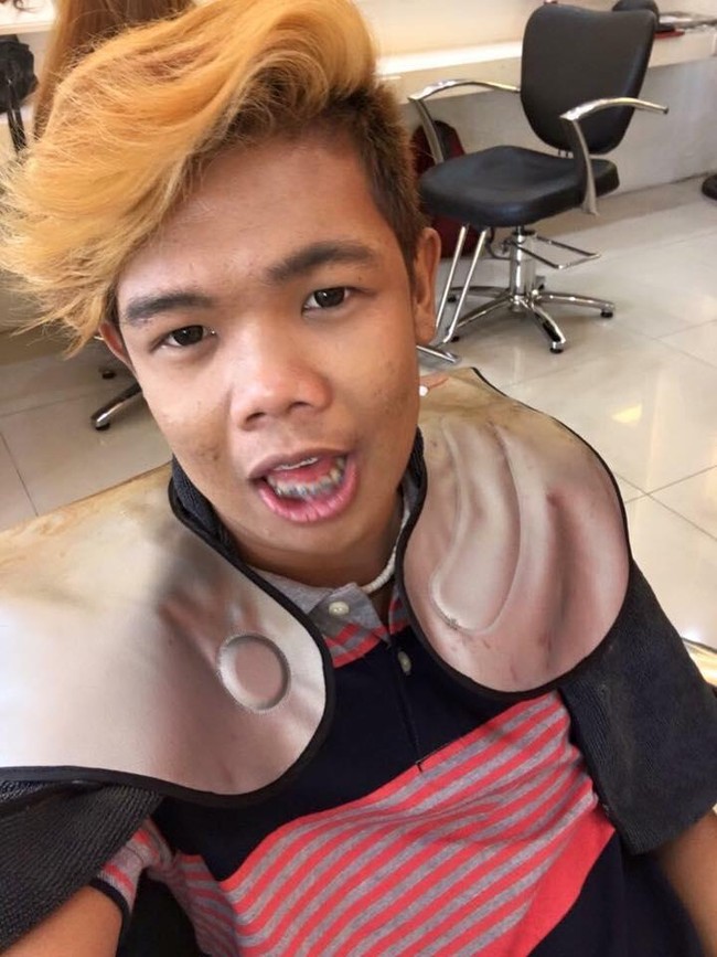 Serba salah. Begitulah yang dialami Xander Ford menyusul perubahan drastis pada wajahnya. Walau kini lebih tampan, Xander tetap tak luput dari nyinyiran para netizen. (Foto: Facebook)