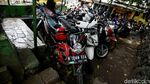 Foto: Dikuasai Ormas, Taman Depan PGC Jadi Parkir Liar