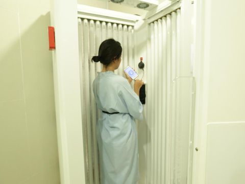 Mencoba Perawatan Tanning Tapi Untuk Mencerahkan, Bagaimana Bisa?