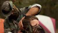 Mereka dilatih untuk bisa menggunakan senjata serta bertahan di alam liar (Brian Blanco/ Reuters)