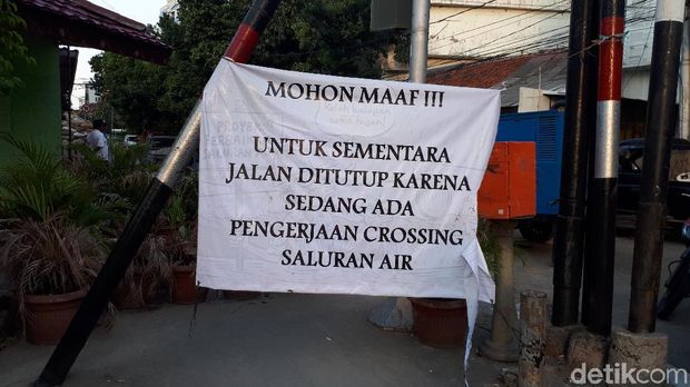 Ada Pengerjaan Saluran Air, Jalan Wahid Hasyim-Gondangdia Ditutup