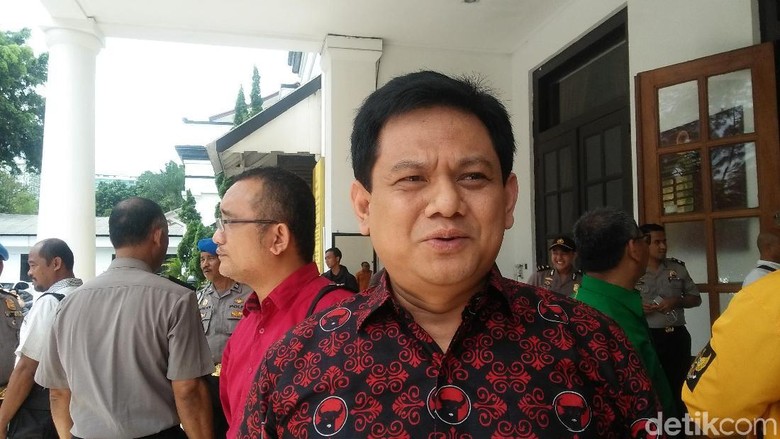 Nama Prabowo Menggema di Si Jalak Harupat, TKD: Bukan Dukungan Nama Prabowo Menggema di Si Jalak Harupat, TKD: Bukan Dukungan