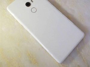 Bos Xiaomi Buka-bukaan Mi Mix 2 Putih