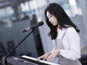 Ayat-ayat Cinta Dibuatkan Konser, Isyana Sarasvati Senang Banget