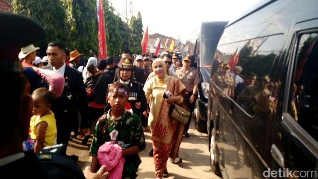 Istri Kapolri Jenderal Tito Karnavian