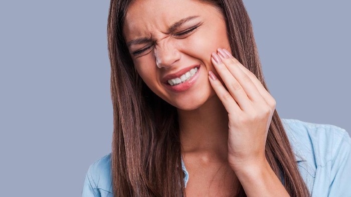 6 Trik Obati Sakit Gigi Yang Sering Menyerangmu Tiba Tiba Manjur