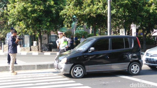 Dirlantas Tinjau CCTV Bersuara di Simpang Kebon Sirih