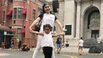 Gaya Liburan The Rojaks di Singapura, Senyum Semringah Andien