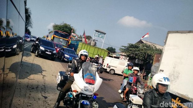 Berangkat HUT ke-72 TNI di Merak, Jokowi Terjebak Macet 