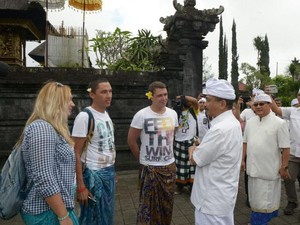 Gunung Agung Masih Awas, Pembatalan Turis ke Bali Capai 25 Persen