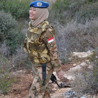 Satu lagi hijabers berparas manis yang menjadi anggota TNI adalah Ismi Arum D. Ismi sempat menjadi sorotan saat bertugas sebagai pasukan PBB di Libanon. Foto: Dok. Instagram