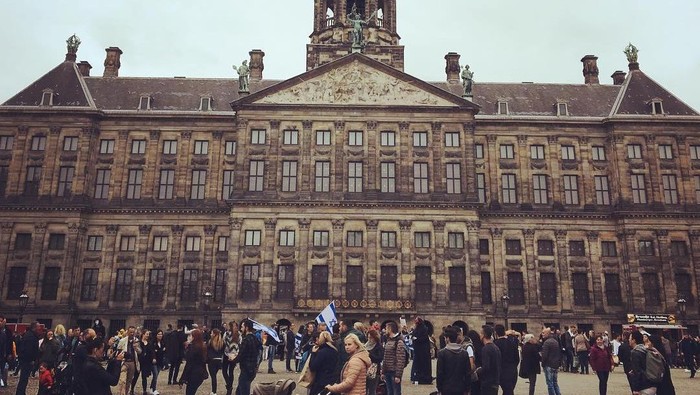 Kanker Paru-paru, Wali Kota Amsterdam Meninggal Dunia