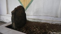Karena dipercaya sebagai makam aulia oleh masyarakat setempat, jere dianggap suci alias keramat. Percaya tidak percaya... (Wahyu/detikTravel)