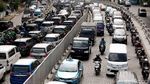 Perbaikan Jalan, Kendaraan Mengular di Jalan Basuki Rahmat