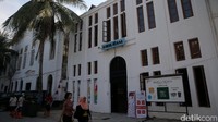 Revitalisasi gedung tersebut tidak mengubah bentuk bangunan aslinya.