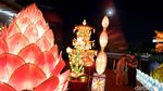 Indahnya Perayaan Kue Bulan dengan Lampion Naga