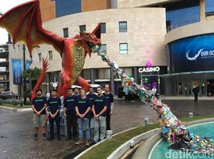 Naga Merah Penyembur Sampah di Konferensi Laut Eropa