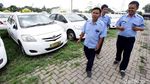 Foto: Kalah Saing dengan Taksi Online, Express PHK 250 Karyawan