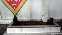 Salah satu jere yang detikTravel lihat lokasinya ada di pemakaman khusus keluarga Sultan Bacan, yang lokasinya tepat di samping Masjid Kesultanan Bacan (Wahyu/detikTravel)