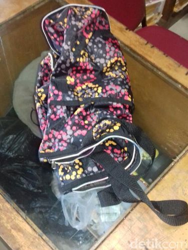 Tas lipat yang jadi barang bukti dari kasus pencurian di AEON Mall Cakung