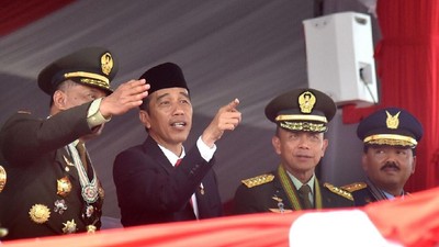 Momen Jenderal Gatot dan Jokowi Sang Panglima Tertinggi di HUT TNI