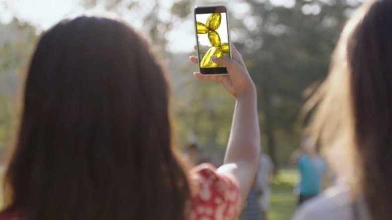 Patung Virtual Jeff Koons Dipajang di 9 Lokasi Seluruh Dunia Patung Virtual Jeff Koons Dipajang di 9 Lokasi Seluruh Dunia