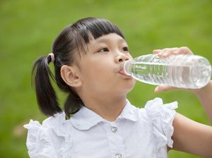 1 dari 4 Anak Indonesia Masih Kurang Konsumsi Air