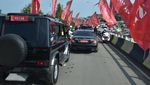Sambutan Warga Saat Presiden Jokowi Jalan Kaki ke HUT TNI