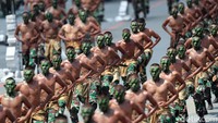 Demo pencak silat ini melibatkan 1.800 prajurit.