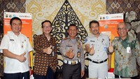 Kini bayar pajak kendaraan bermotor baik roda dua ataupun empat jadi semakin lebih mudah dengan e-Samsat. Foto: dok. Bank DKI