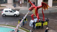 Acara OOC ini dihadari juga oleh Pangeran Albert II dari Monaco, Pangeran Charles dari Inggris, hingga Menteri Kelautan dan Perikanan RI Susi Pudjiastuti. Konferensi kelautan ini berlangsung dari Kamis 5 Oktober hingga Jumat 6 Oktober 2017.